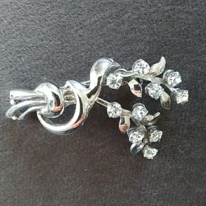 Rhinestone Brooch on Silver Toned Setting
